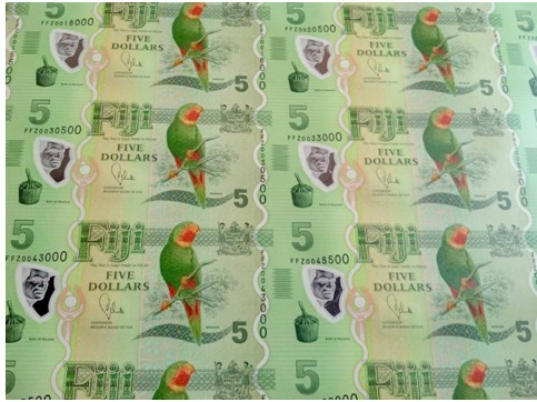 最美斐濟5元塑料整版鈔成收藏經典