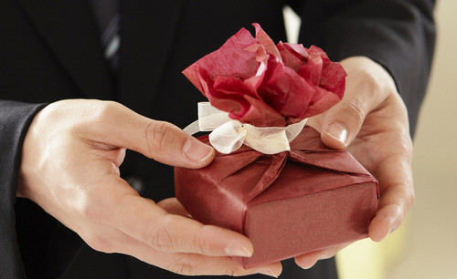 時(shí)尚禮品更受商務(wù)人士喜愛(ài)