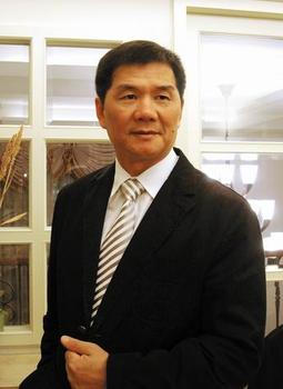 謝明振：箱包大王談臺灣現(xiàn)狀