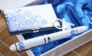 九斗云青花瓷筆、名片盒、鑰匙扣三件套