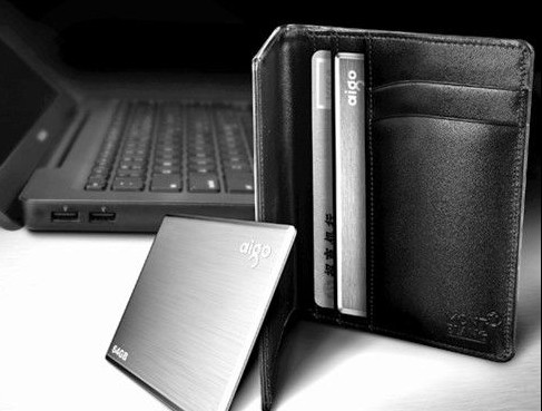 高端商務定制禮品：愛國者卡片存儲王