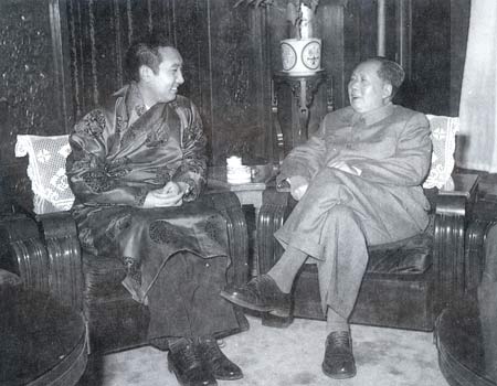 毛澤東回贈班禪的八個字