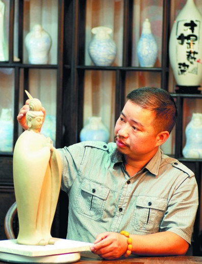工藝美術大師徐才提：創(chuàng)新是千年瓷藝常青之道
