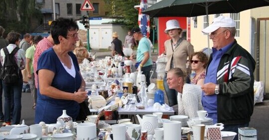 歐洲舉行史上規模最大的瓷器跳蚤市場