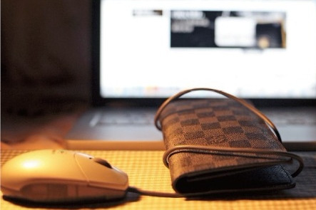 國內(nèi)電商平臺奢侈品從何而來