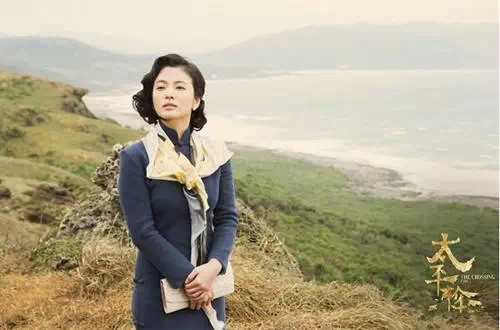 太平輪駛過(guò)，看喬妹如何巧搭絲巾成焦點(diǎn)！