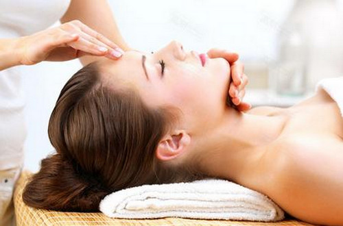 領(lǐng)免費(fèi)禮品 卻被美容院“逼著”消費(fèi)